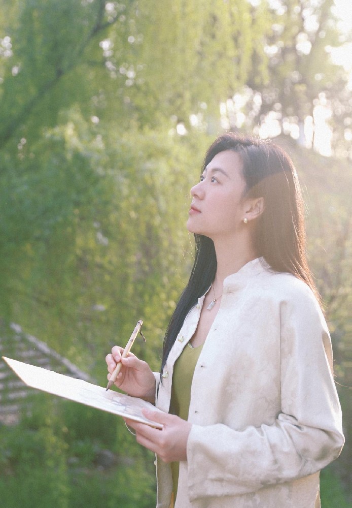 汪彬（國(guó)瓷紅葉畫院高級(jí)畫師）